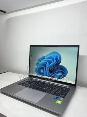 New Laptop HP ZBook Firefly G9 16GB Intel Core i7 SSD 512GB
