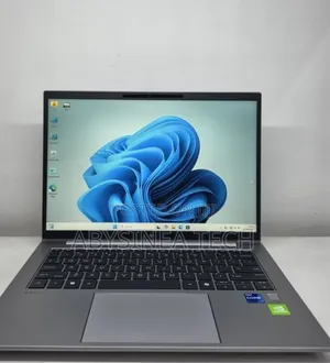New Laptop HP ZBook Firefly G9 16GB Intel Core i7 SSD 512GB