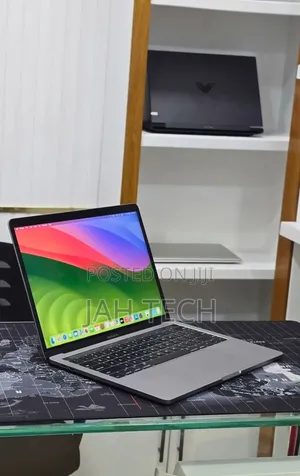 New Laptop Apple MacBook Pro 2019 16GB Intel Core i9 SSD 1T