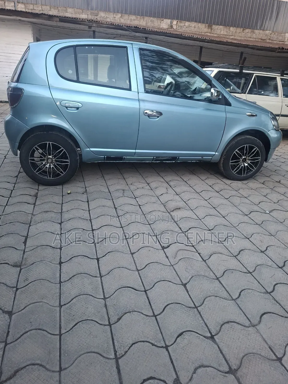 Toyota Vitz 2001
