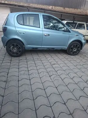 Toyota Vitz 2001