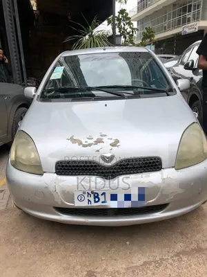 Toyota Vitz 2000 Silver