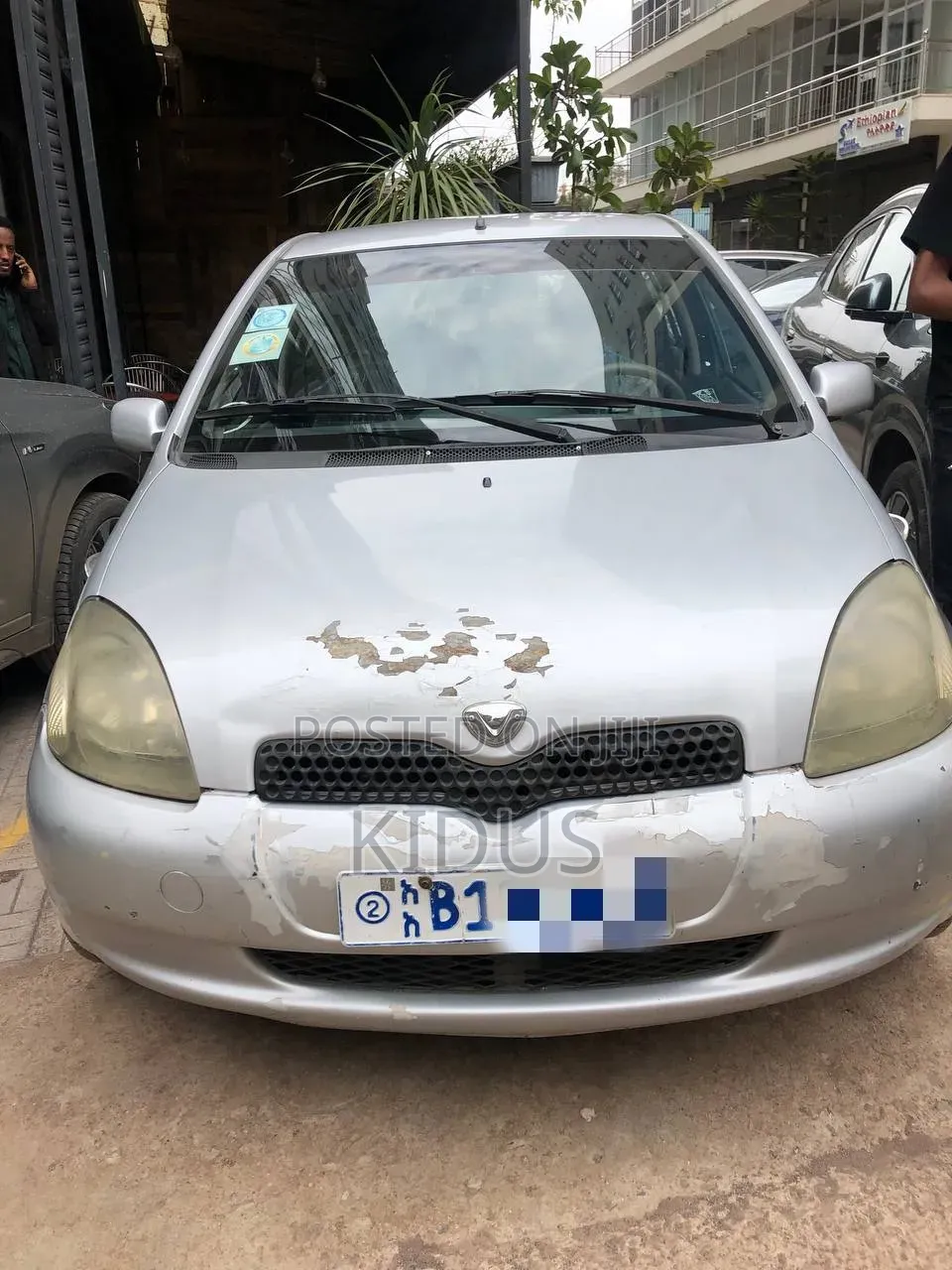 Toyota Vitz 2000 Silver