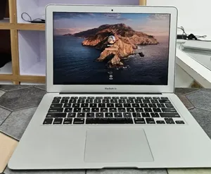 New Laptop Apple MacBook 8GB Intel Core i5 SSD 256GB