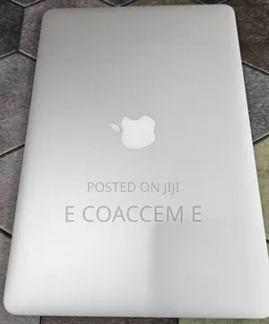 New Laptop Apple MacBook 8GB Intel Core i5 SSD 256GB