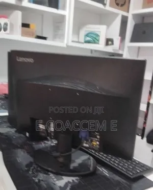Desktop Computer Lenovo 8GB Intel Core i3 HDD 500GB