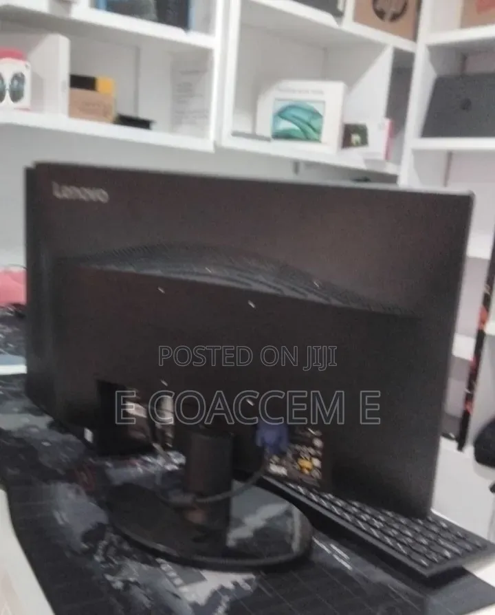 Desktop Computer Lenovo 8GB Intel Core i3 HDD 500GB
