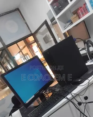 Desktop Computer Lenovo 8GB Intel Core i3 HDD 500GB