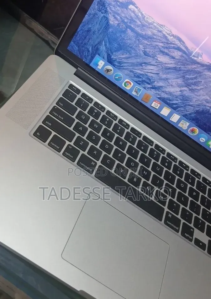 New Laptop Apple MacBook Pro 2015 8GB Intel Core i5 SSD 128GB