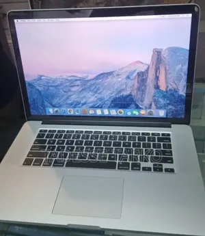 New Laptop Apple MacBook Pro 2015 8GB Intel Core i5 SSD 128GB