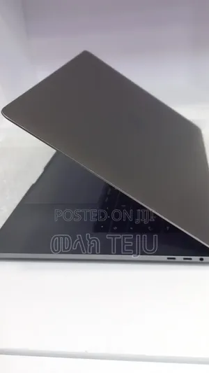 New Laptop Apple MacBook Pro 2016 16GB Intel Core i7 SSD 512GB