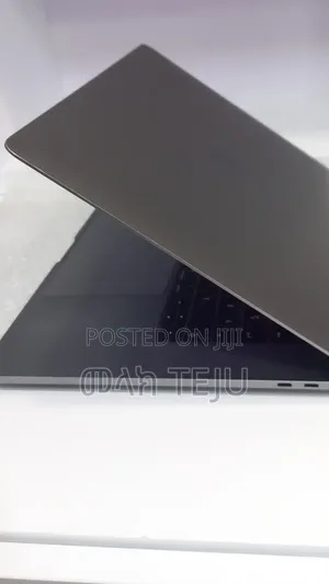 New Laptop Apple MacBook Pro 2016 16GB Intel Core i7 SSD 512GB