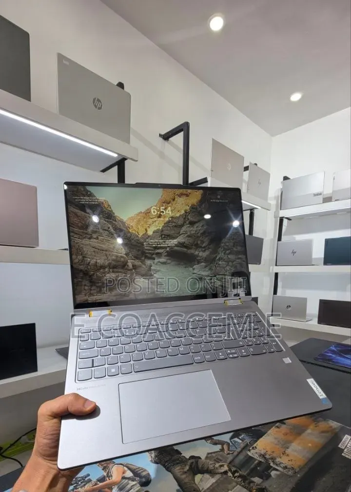 New Laptop Lenovo 16GB AMD Ryzen 7 SSD 512GB
