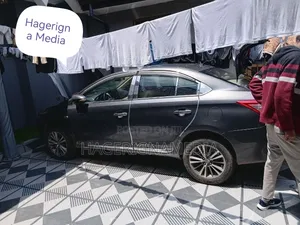 Toyota Yaris 2016 Gray