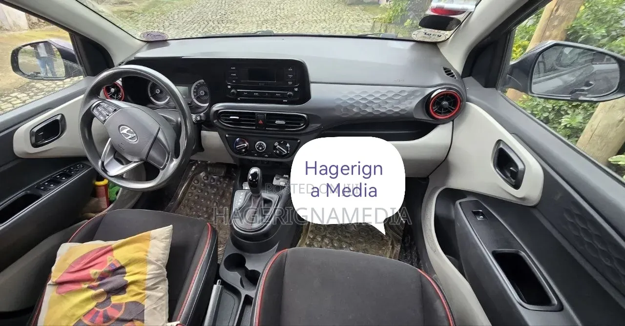 Toyota Yaris 2016 Gray
