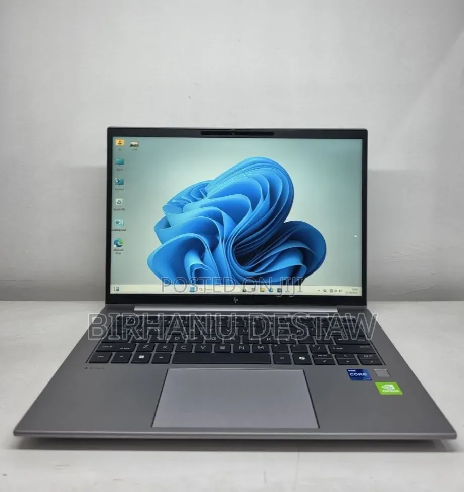 New Laptop HP ZBook Firefly G9 16GB Intel Core i7 SSD 512GB