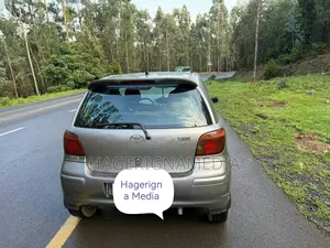 Toyota Vitz 2005 Gray