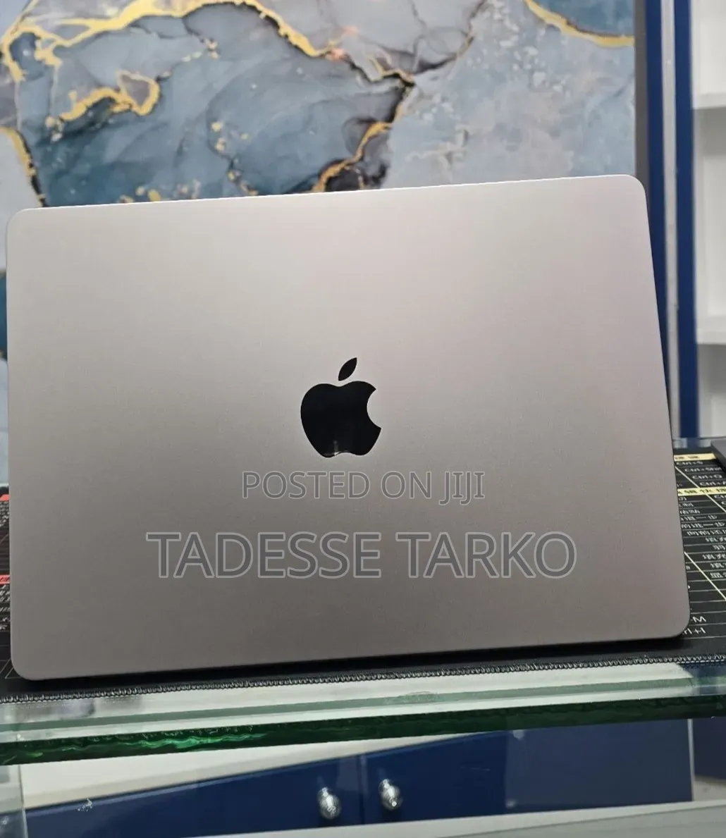 New Laptop Apple MacBook Air 2022 M2 16GB Apple M2 SSD 512GB