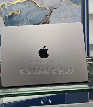 New Laptop Apple MacBook Air 2022 M2 16GB Apple M2 SSD 512GB