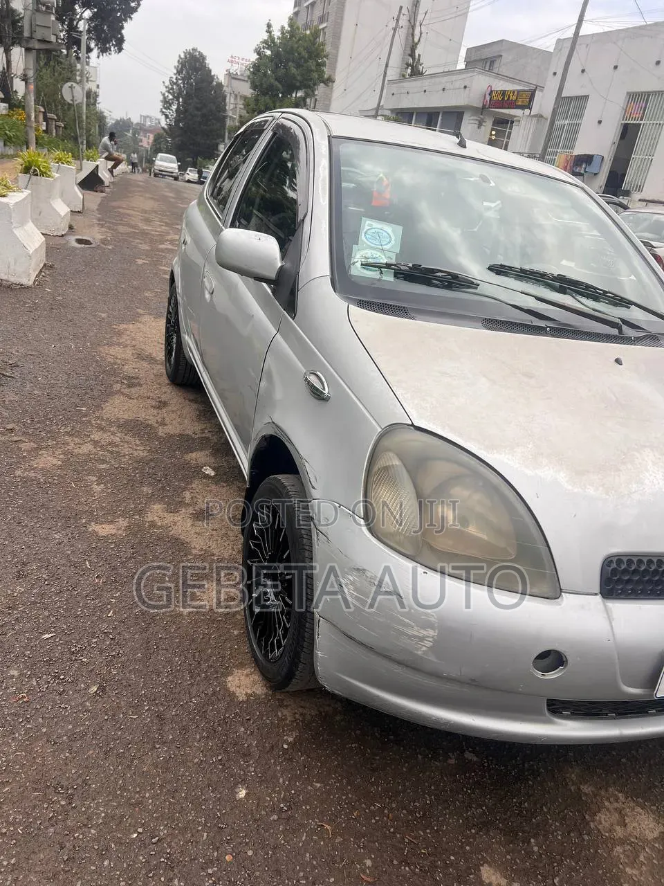 Toyota Vitz 2001