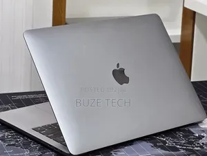 New Laptop Apple MacBook Pro 2019 16GB Intel Core i7 SSD 1T