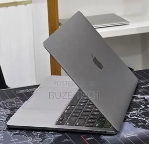 New Laptop Apple MacBook Pro 2019 16GB Intel Core i7 SSD 1T