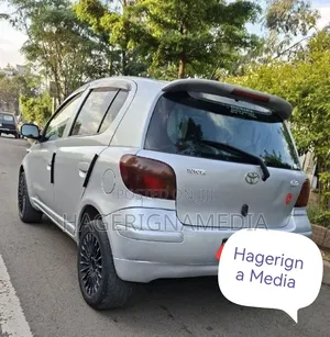 Toyota Vitz 2004 Silver