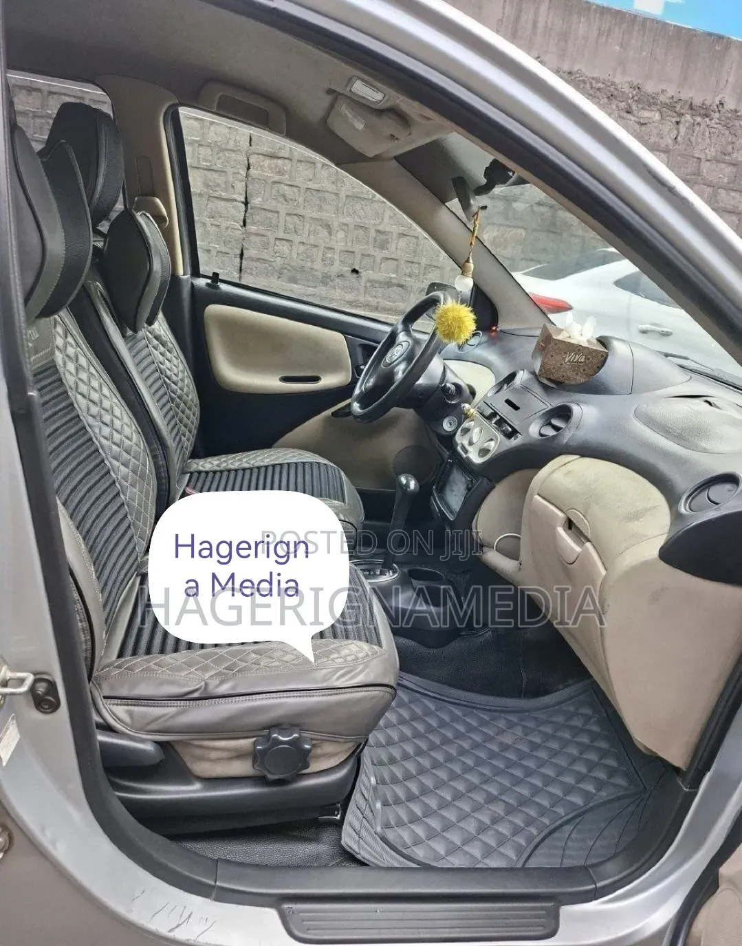 Toyota Vitz 2004 Silver