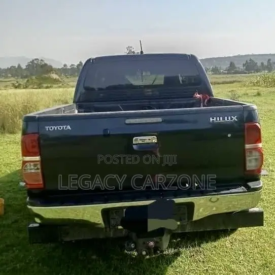 Toyota Hilux 2015 Black