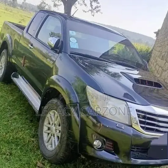 Toyota Hilux 2015 Black