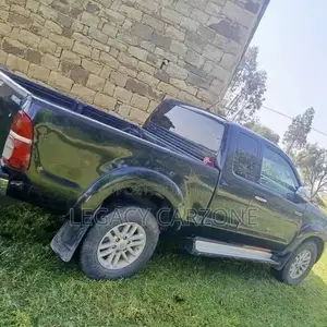 Toyota Hilux 2015 Black