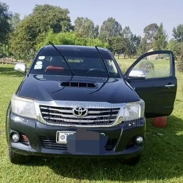 Toyota Hilux 2015 Black
