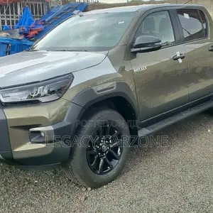 Toyota Hilux 2022 Gray