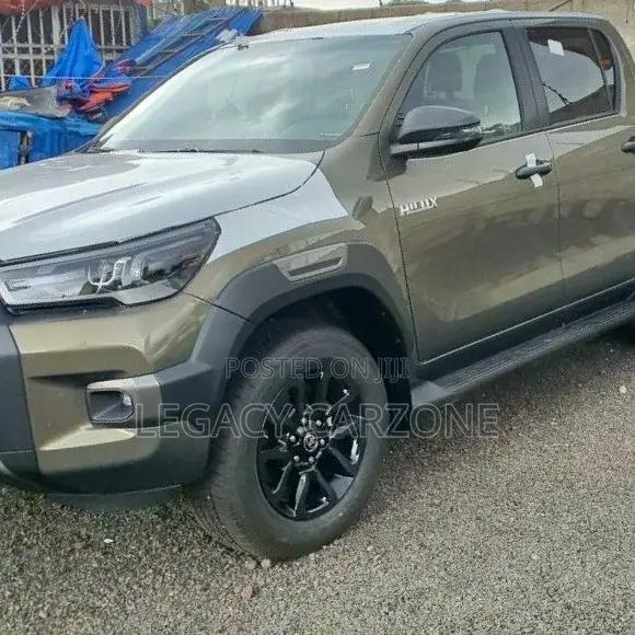 Toyota Hilux 2022 Gray