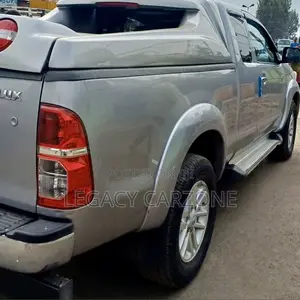 Toyota Hilux 2015 Silver
