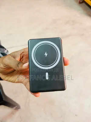 Magnetic Wireless Power Bank