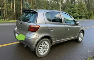 Toyota Vitz 2005 Gray