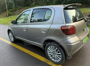 Toyota Vitz 2005 Gray