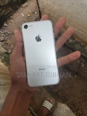 Apple iPhone 7 32 GB Silver