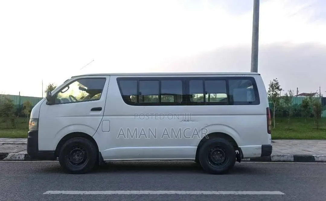 Toyota HiAce 2008 White