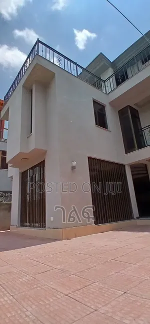 5bdrm Apartment in #Cmc ቤቶች ጀርባ ጥሩ ቤት, Bole for sale
