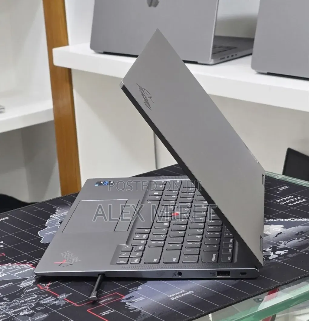 New Laptop Lenovo ThinkPad X1 Yoga 16GB Intel Core i5 SSD 512GB