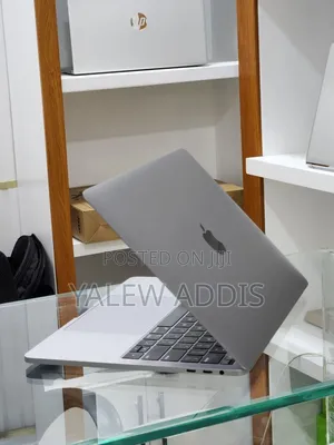 New Laptop Apple MacBook Pro 2019 16GB Intel Core i7 SSD 512GB