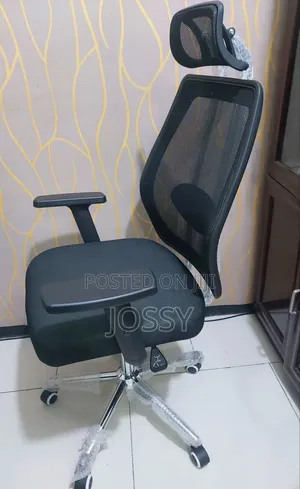 ጀርበ ብርት Chairs