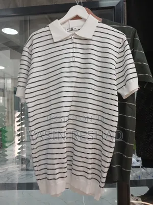 ክር ኮሌታ T-Shirt