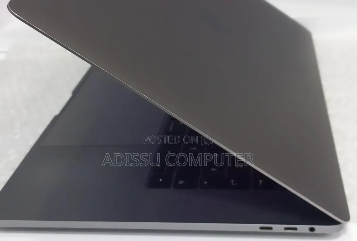 New Laptop Apple MacBook Pro 2016 16GB Intel Core i7 SSD 512GB