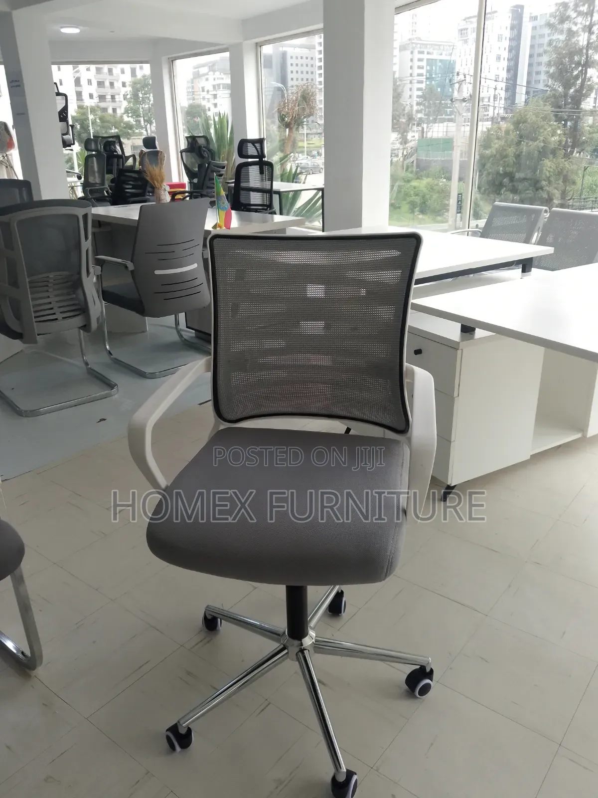 Swivel Secretarial Chair | የሚሽከረከር ወንበር
