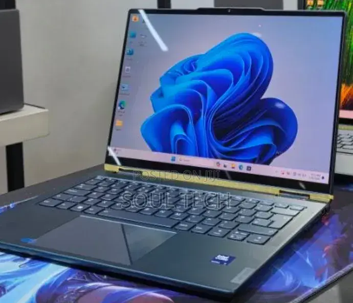 New Laptop Lenovo Yoga 7i 16GB Intel Core Ultra 7 SSD 512GB