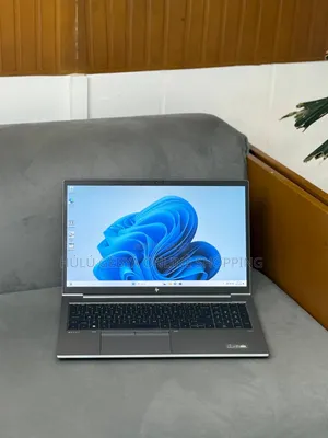 Laptop HP ZBook Firefly 15 G7 16GB Intel Core i7 SSD 512GB