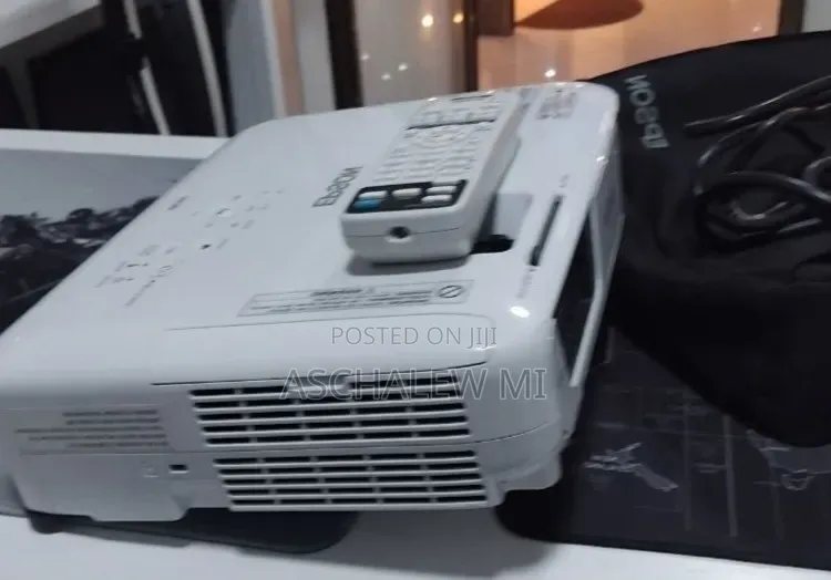 EPSON Projector Model Name: EB-x31 Hardware Interface: VGA, USB,